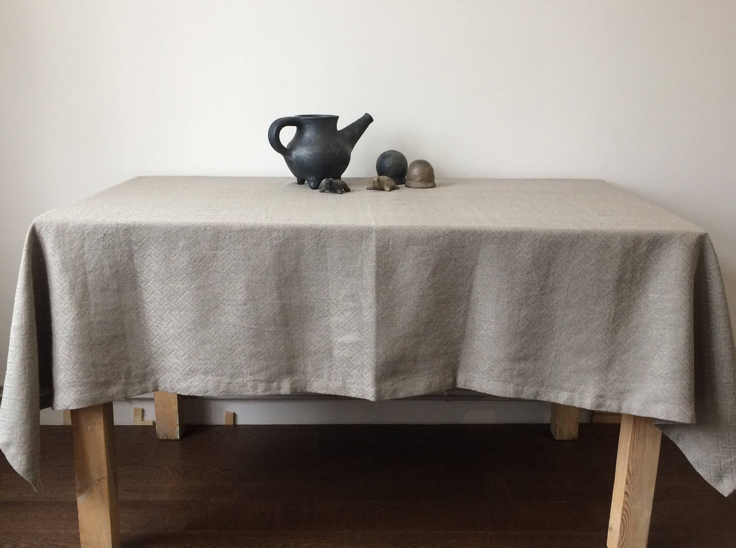 Elegant Dining Table Linen