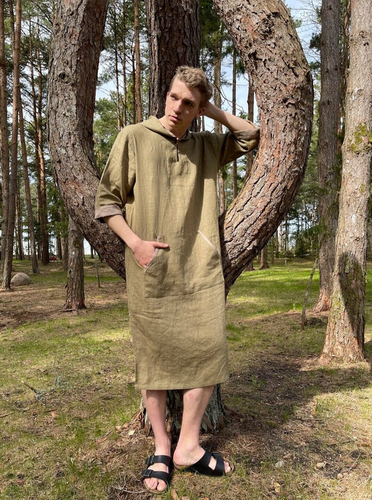 Stylish men's linen robe featuring a convenient front pocket