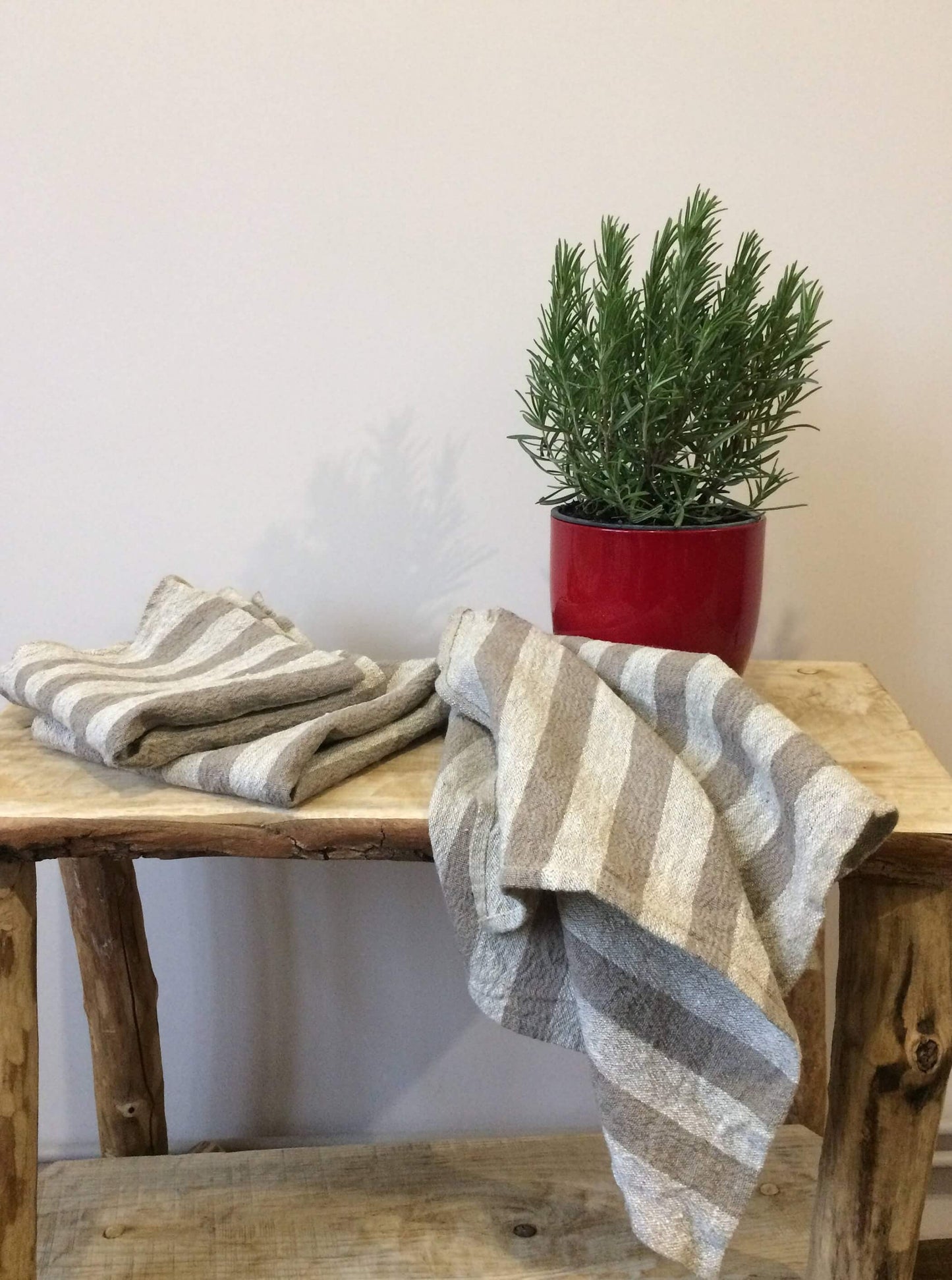 Durable and quick-dry linen towel set in natural light