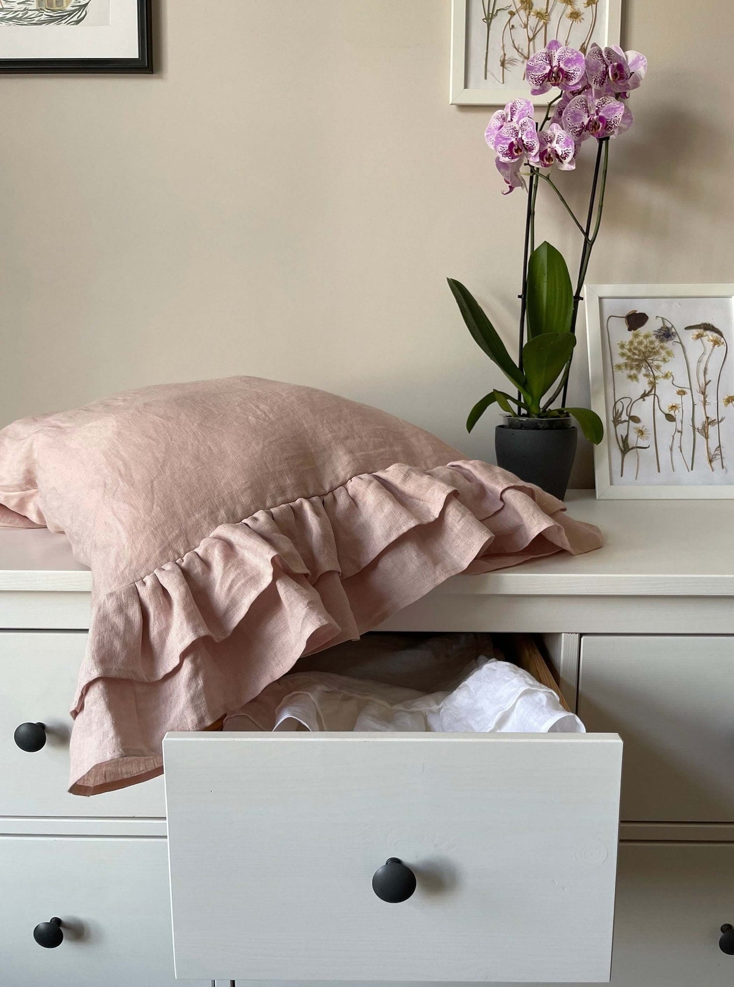 Light dusty rose ruffled cover