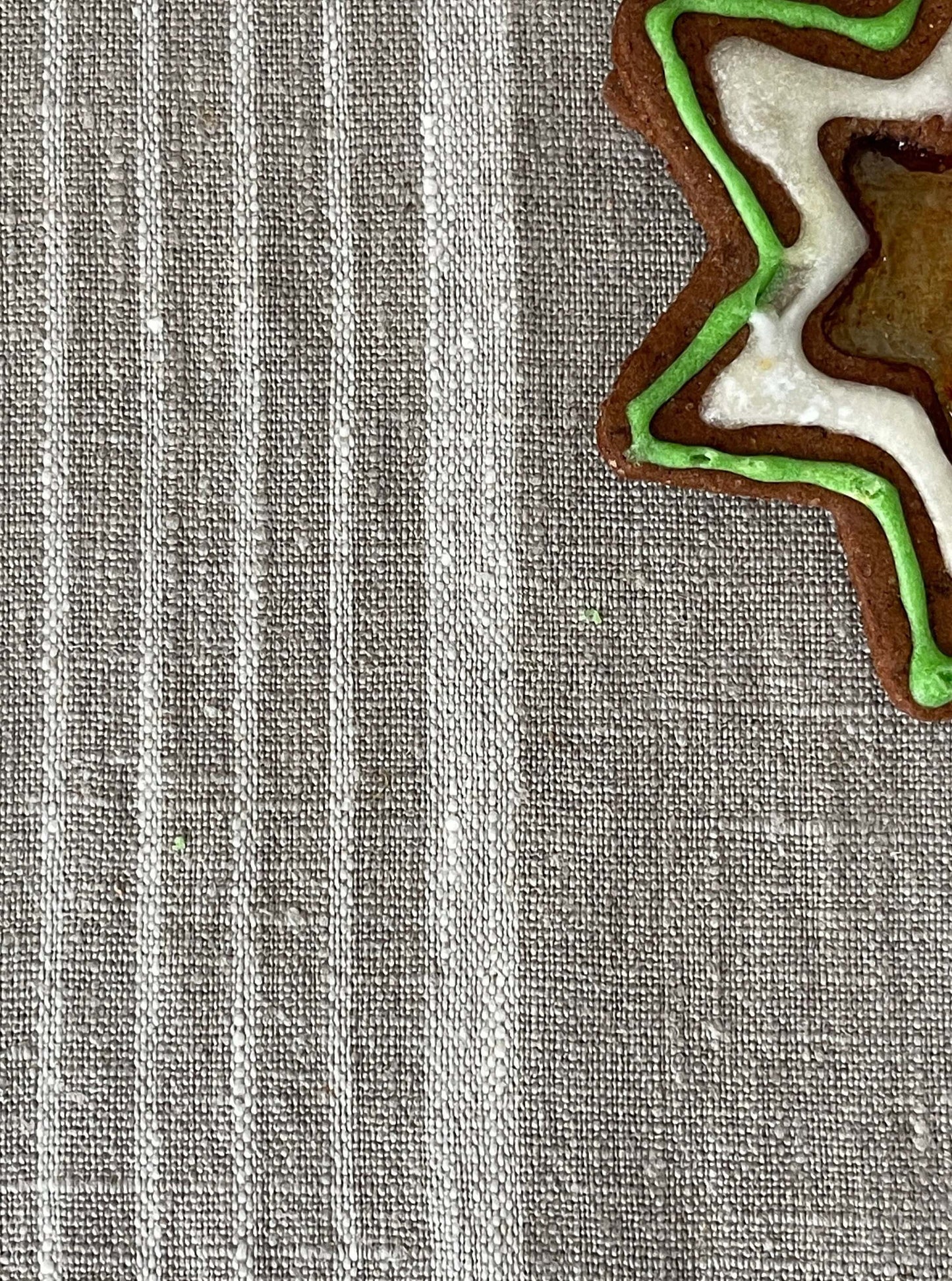 Custom-sized dining linens for elegant setups