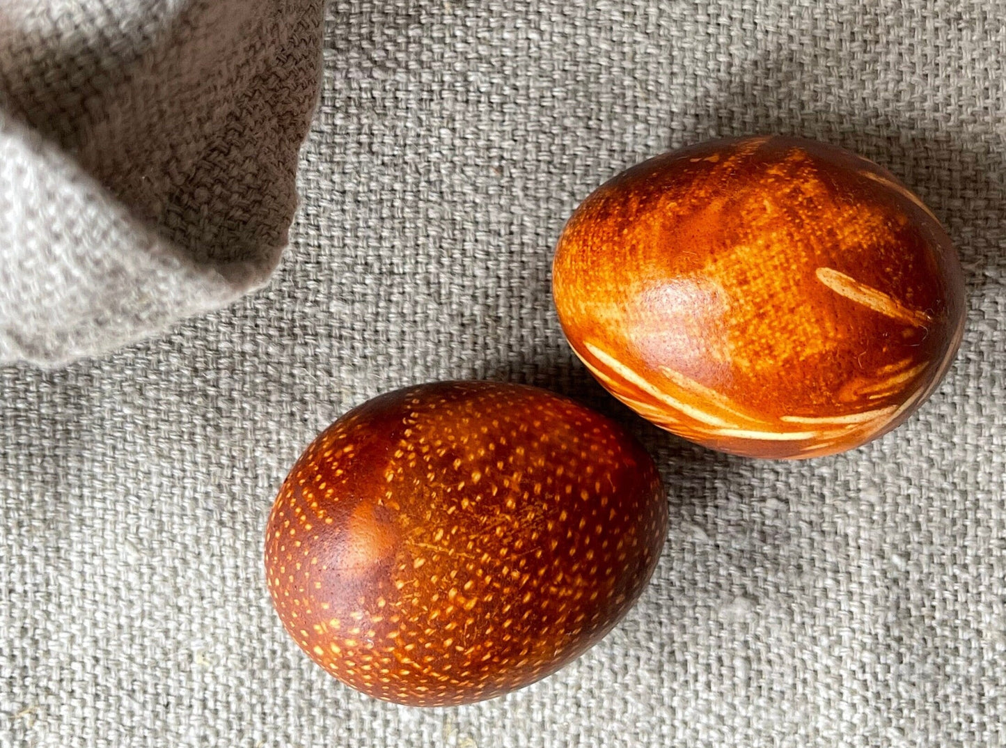 Elegant Natural Linen Table Runner in Rustic Country Style
