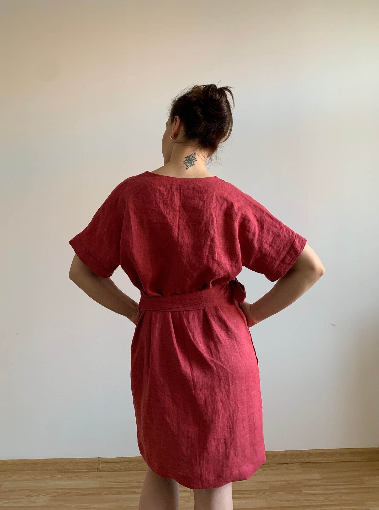 Elegant Kimono Wrap Linen Dress - Comfort & Style | LinenStars Elegant Kimono Wrap Linen Dress - Comfort & Style | LinenStars