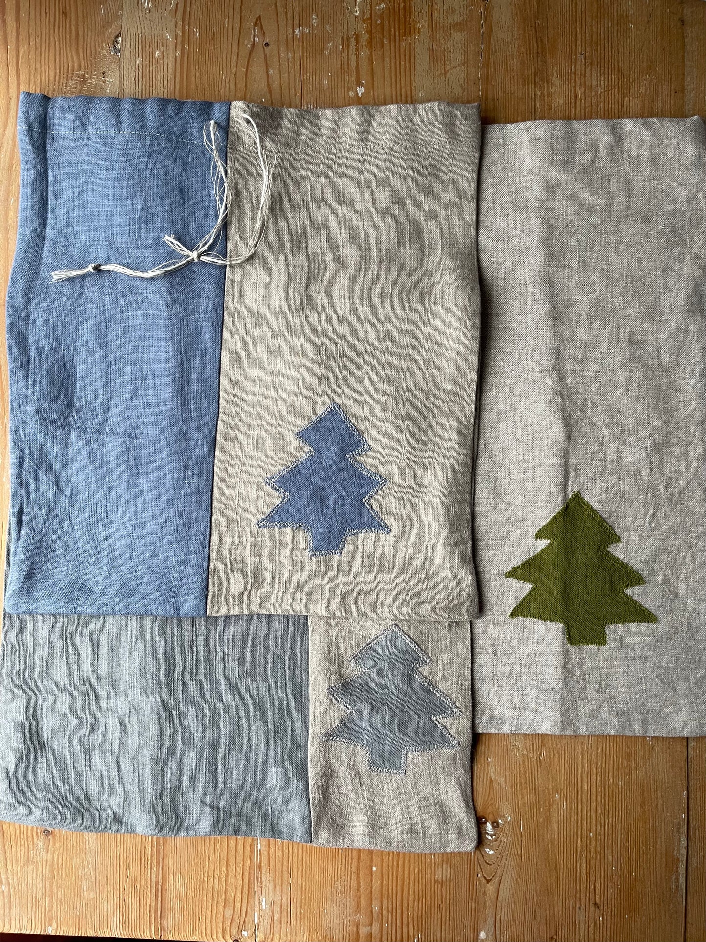 3 Linen Gift Bags Set with Appliqué Decoration