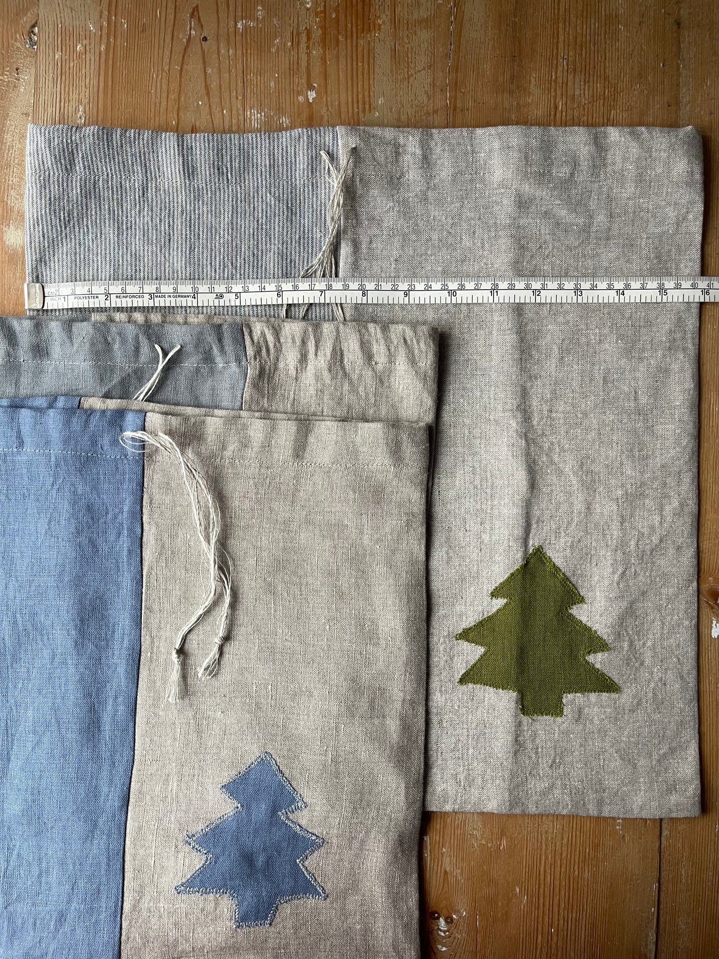 3 Linen Gift Bags Set with Appliqué Decoration