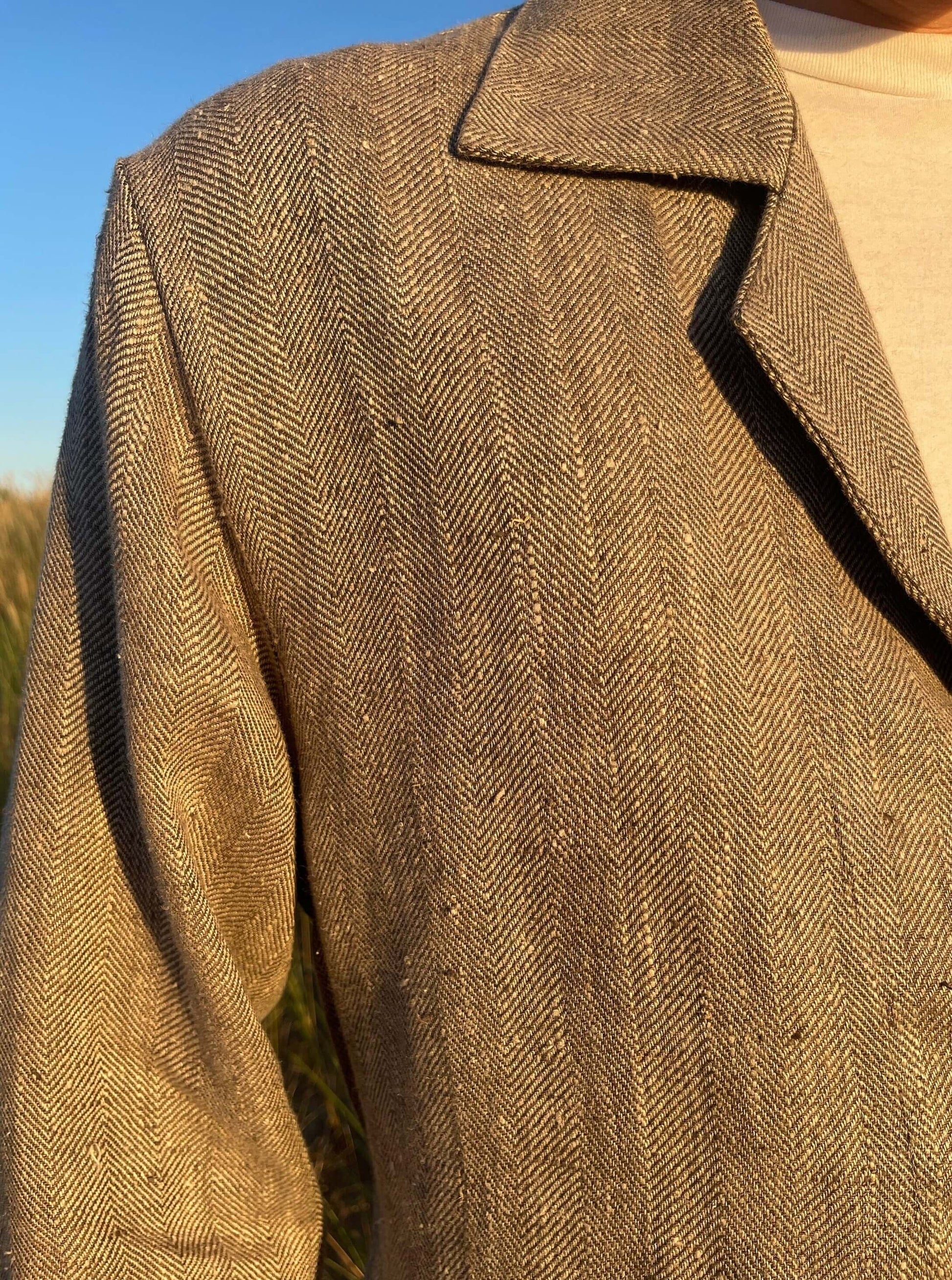 Casual autumn linen jacket for men with elegant design