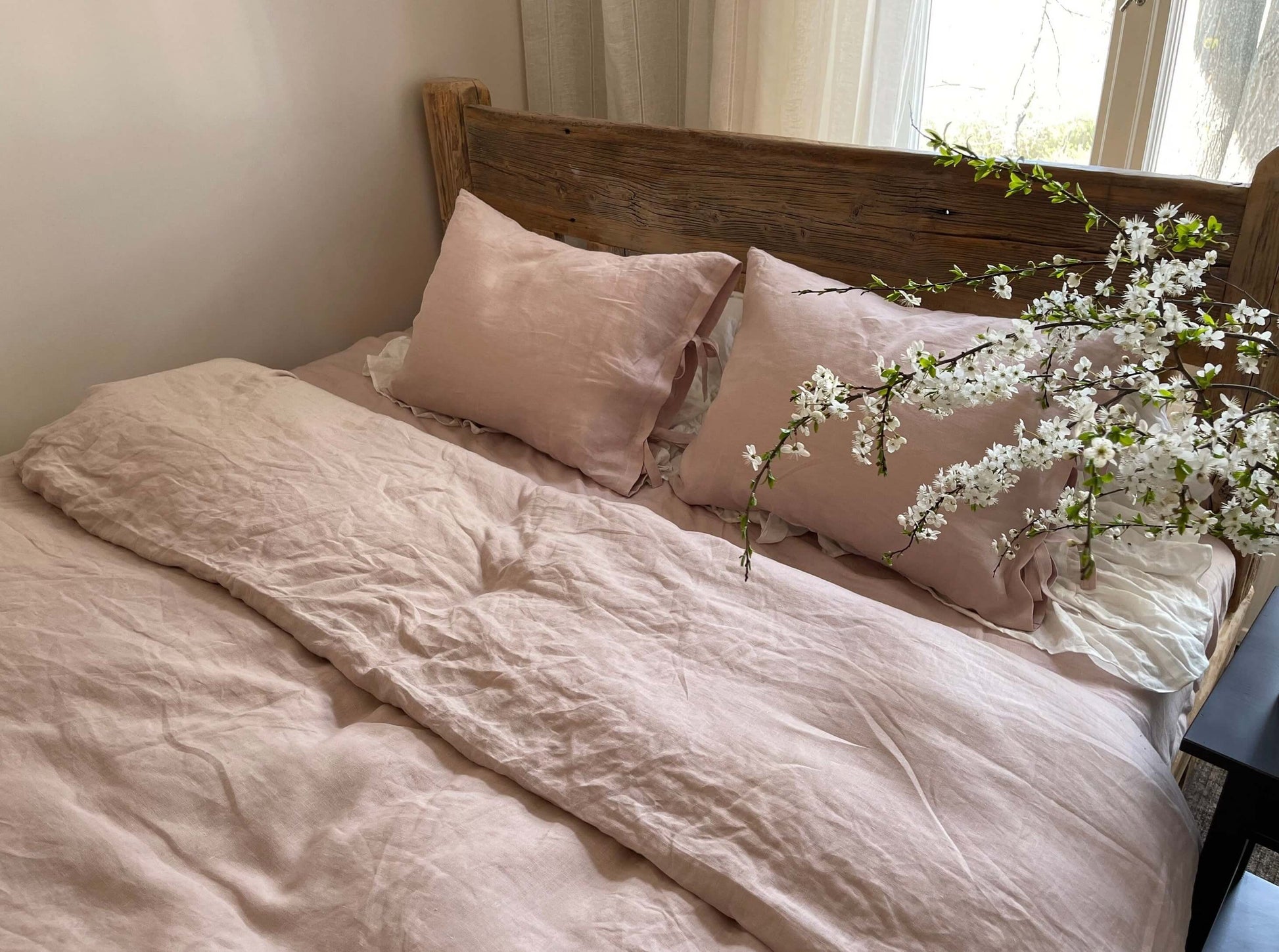Detail of Linen Duvet with Ties