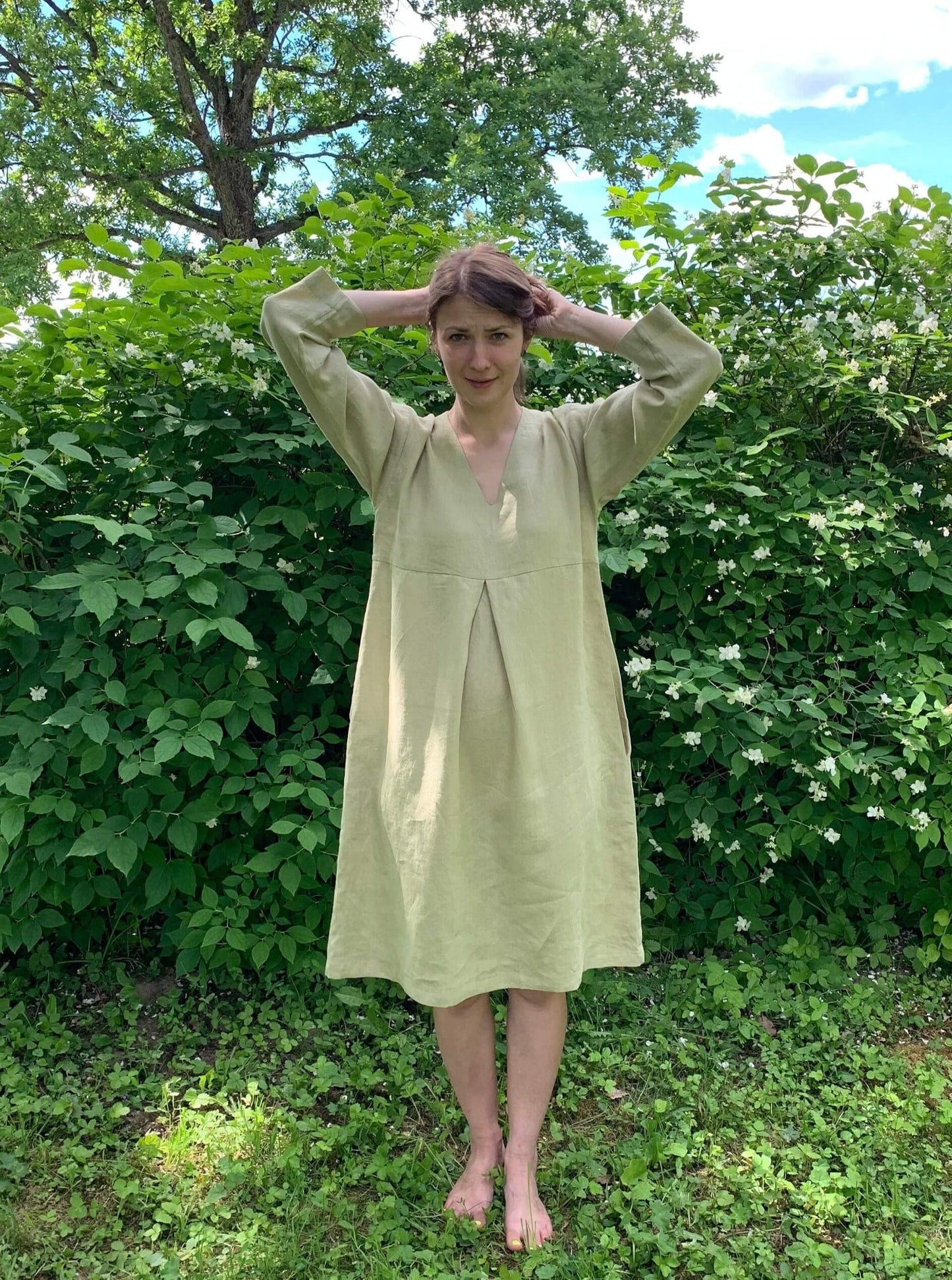 Timeless Minimalist Linen Tunic Dress with V-neck | LinenStars Timeless Minimalist Linen Tunic Dress with V-neck | LinenStars