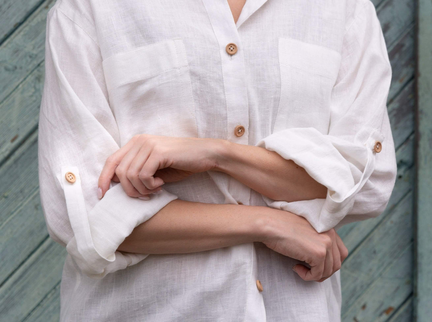 Linen top with pockets detail