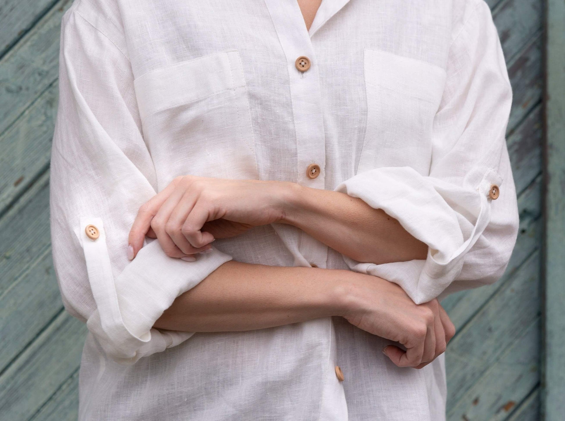 Linen top with pockets detail