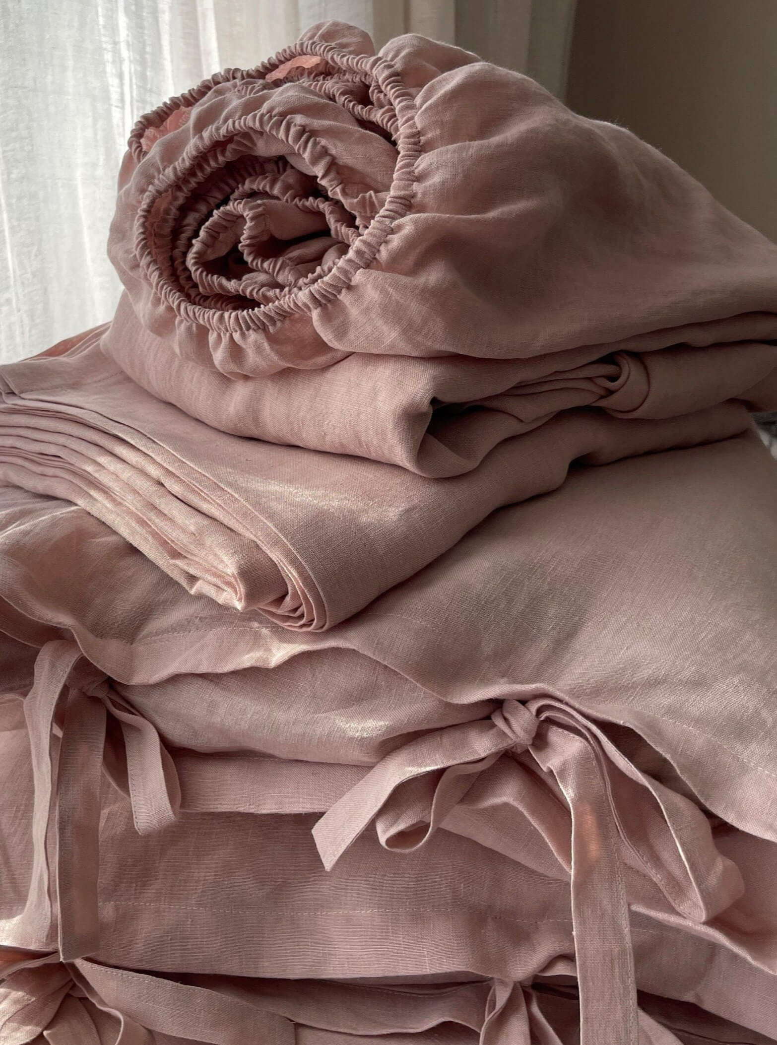 Natural linen bedding ensemble