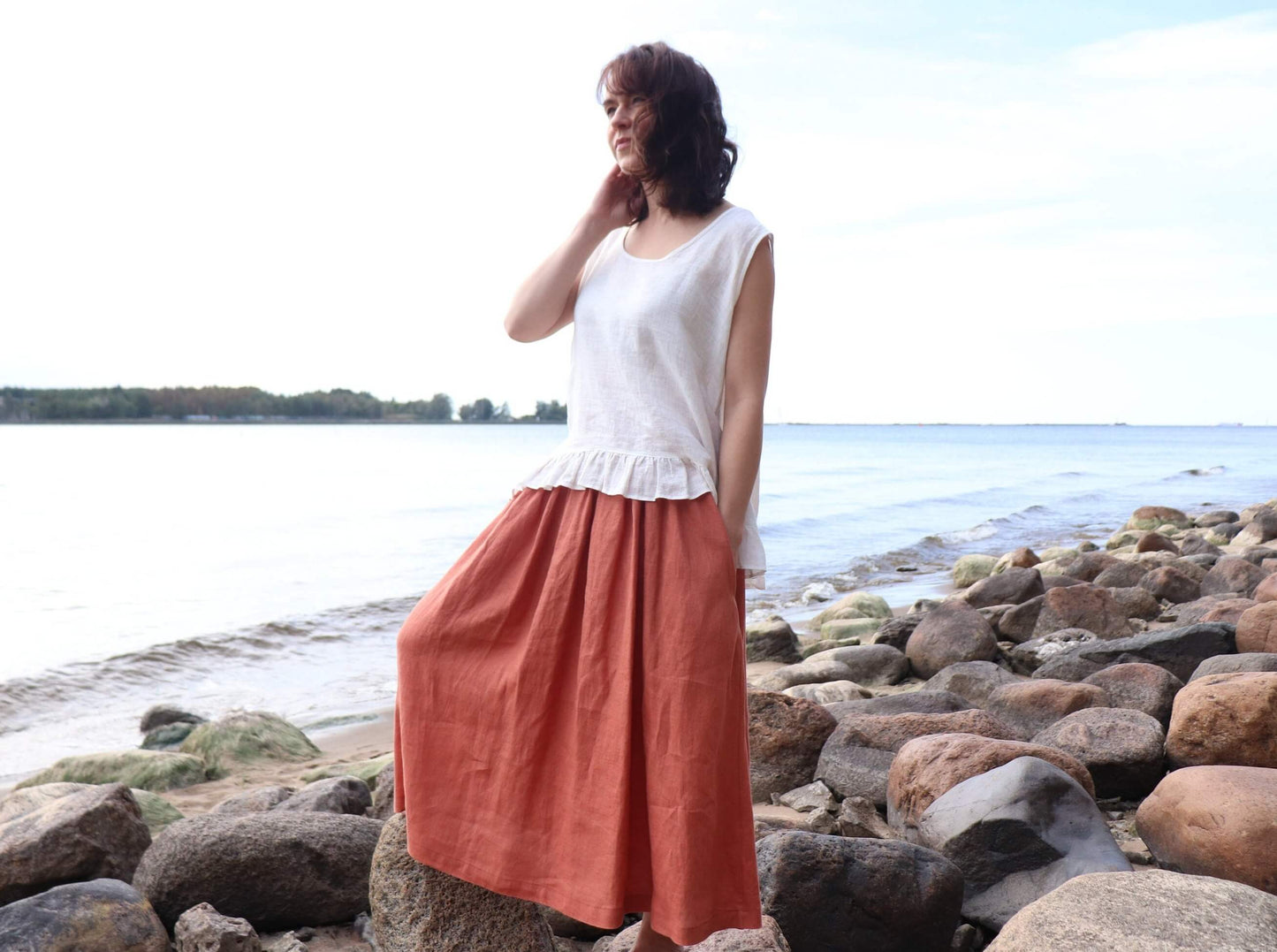 Maxi linen skirt side view