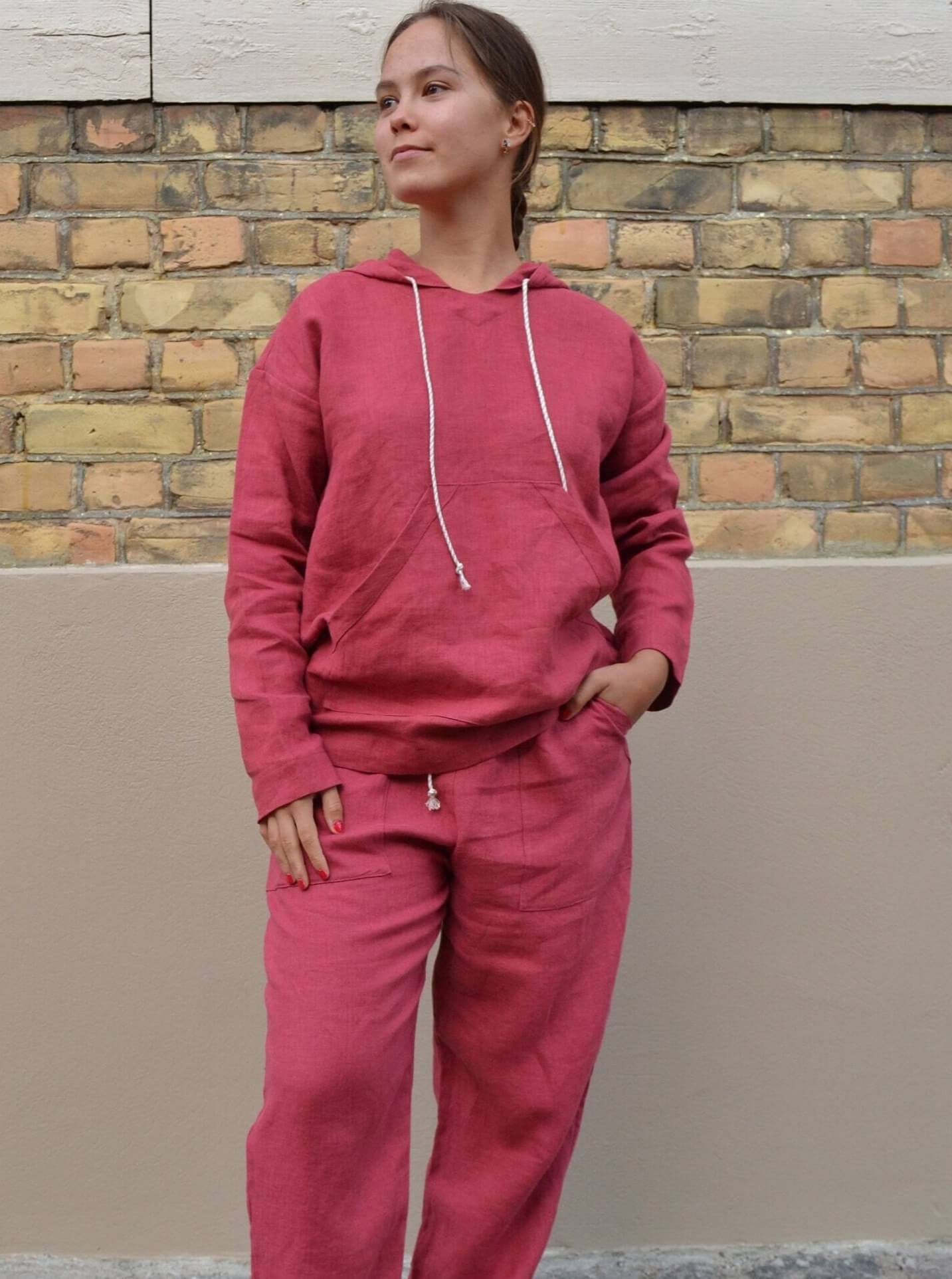 linen_hoodie_pants_set_side_pose