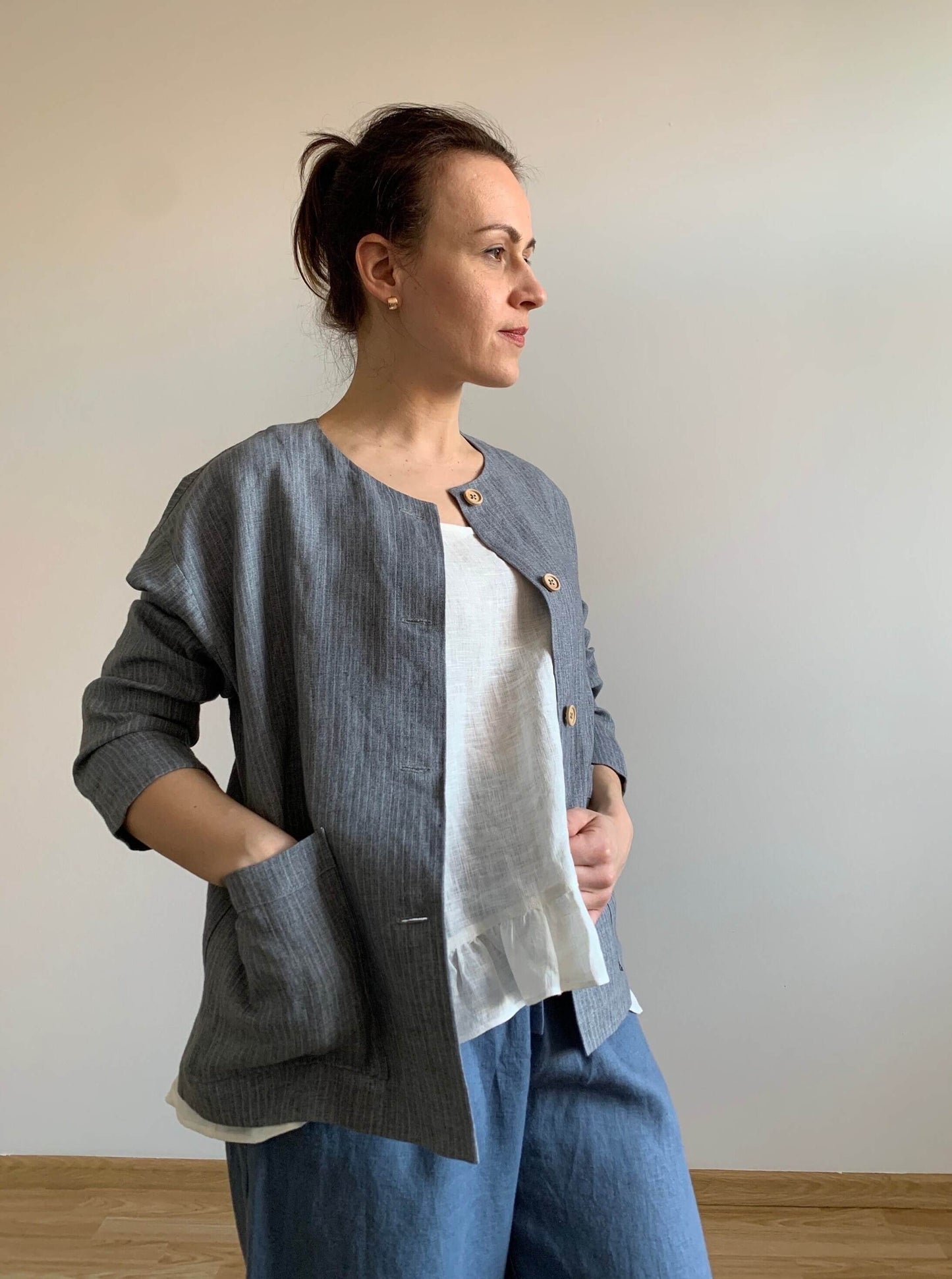 stylish_linen_blazer_women_wearing