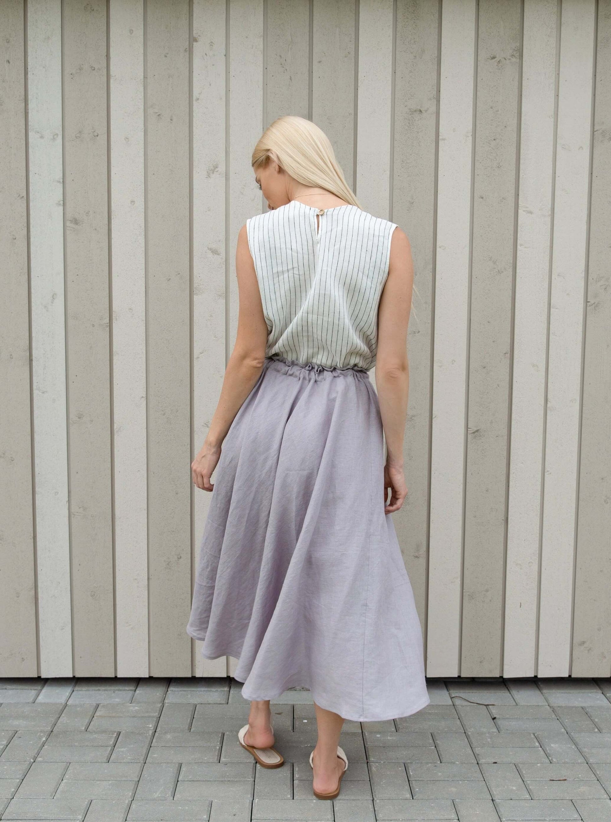 Stylish wavy linen skirt