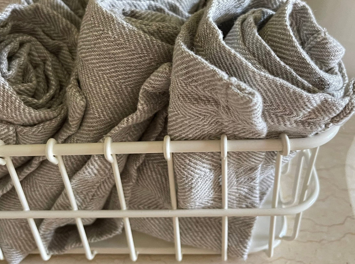 Harrinbone Pattern Linen Towel Set with Hanging Loop