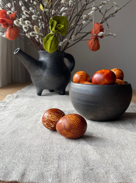 Elegant Natural Linen Table Runner in Rustic Country Style